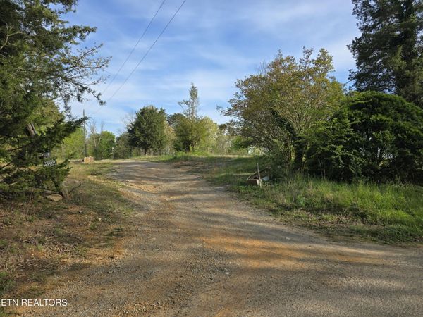 3697 Jackson Bend Rd , Lenoir City, TN 37772