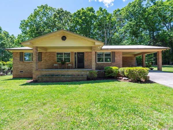 34 Goldmont Street, Black Mountain, NC 28711