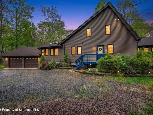 18 Adventure Drive , Clifton Twp, PA 18424