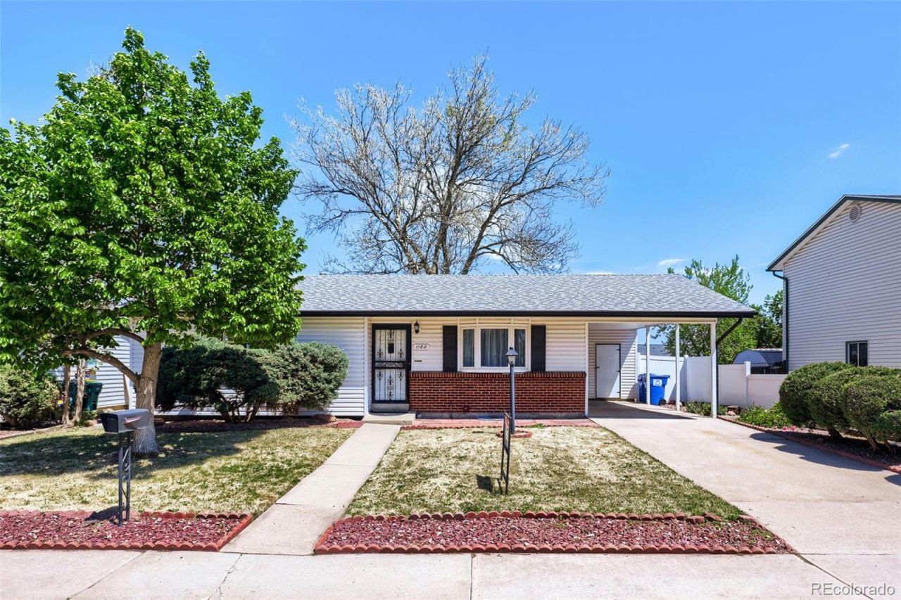 1182 Nucla Street, Aurora, CO 80011 Main Photo