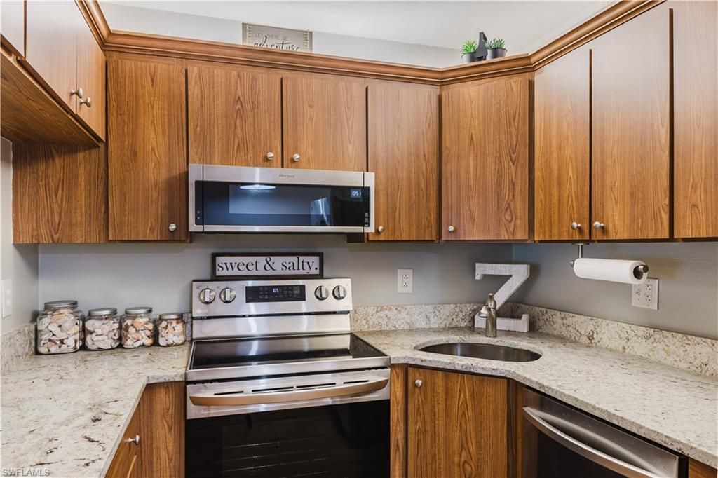 4641 Lakeside Club Blvd, Unit 13, Fort Myers, FL 33905 Photo