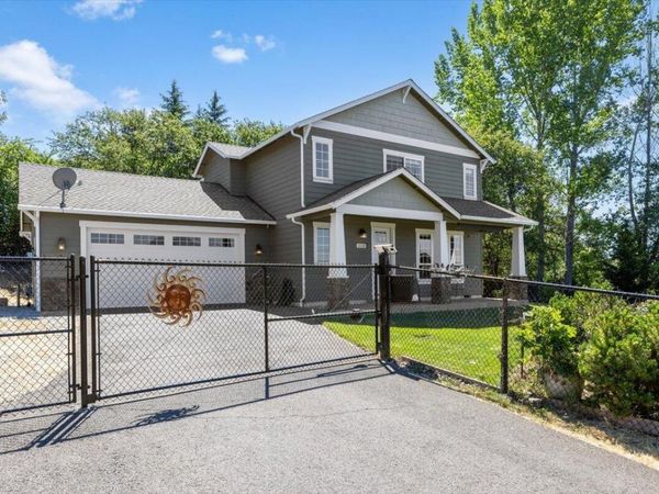 1618 N Foothill Road, Medford, OR 97504