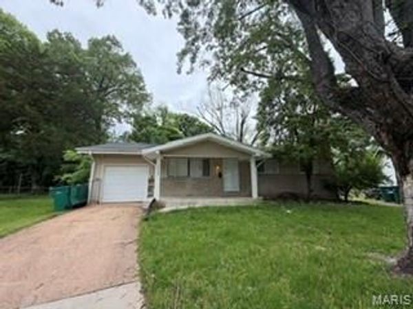 10460 Gardo Court, Bellefontaine Nghbrs, MO 63137