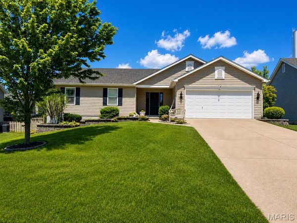 313 Mahalo Drive , Moscow Mills, MO 63362