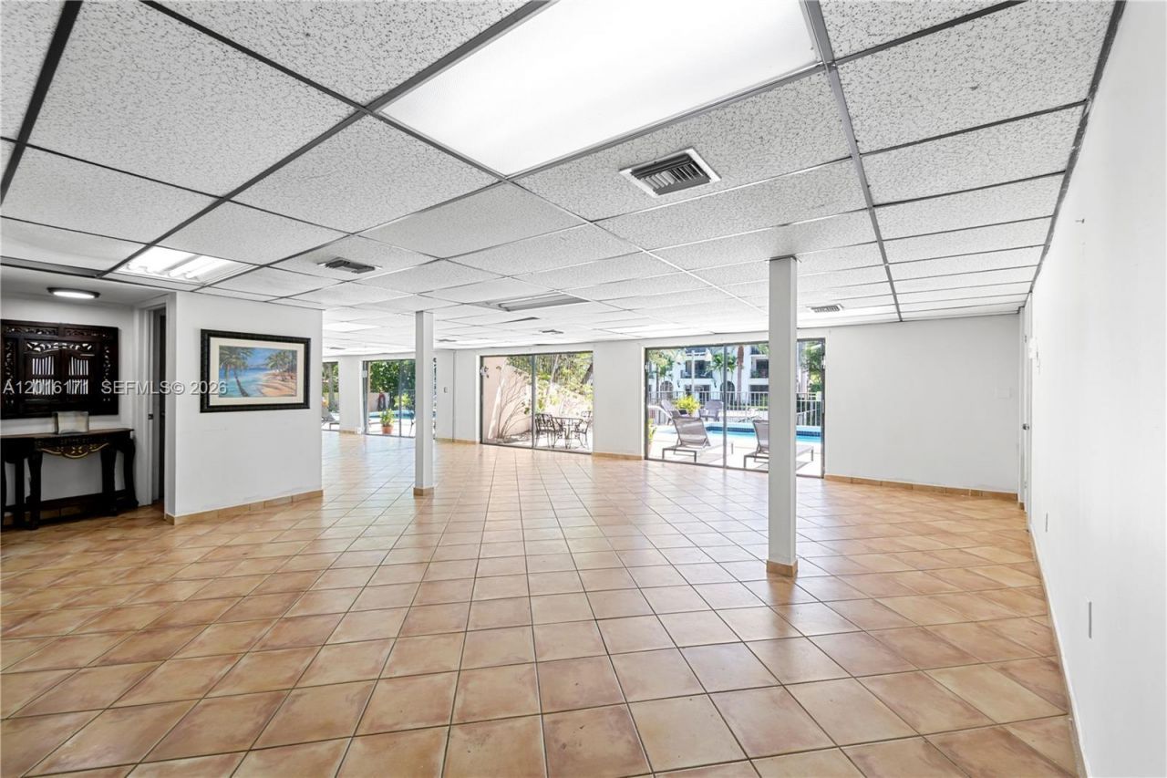 5201 Orduna Dr , Unit 10, Coral Gables, FL 33146 Photo