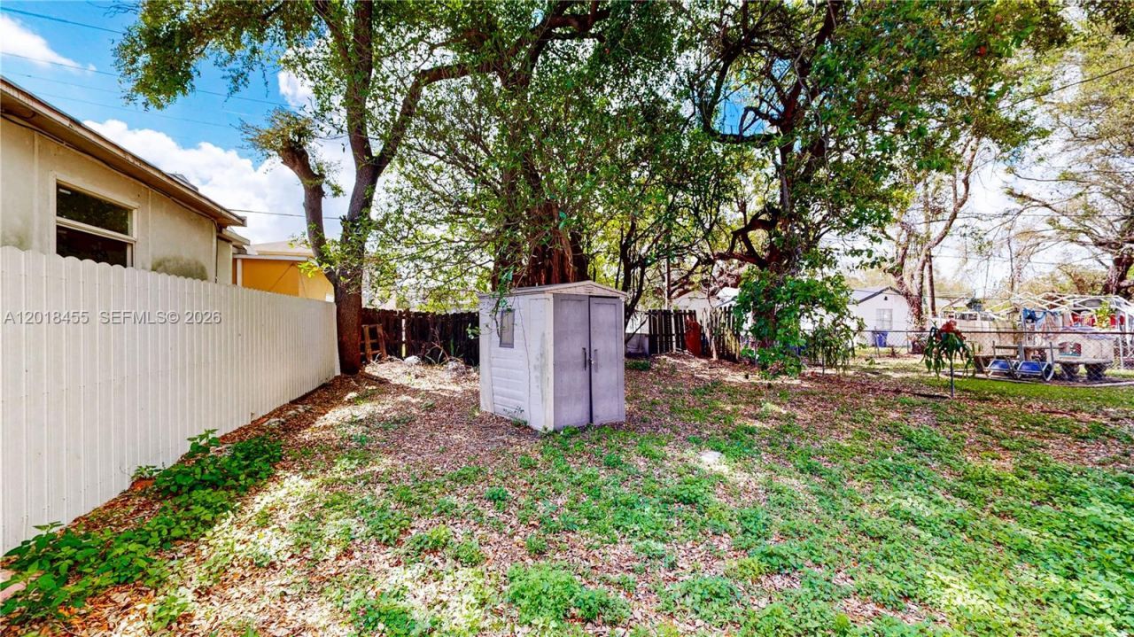 2760 NW 58th St , Miami, FL 33142 Photo