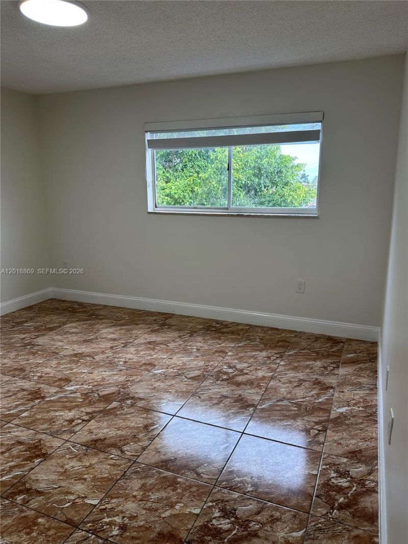 2780 W 76th St , Unit 203, Hialeah, FL 33016 Photo