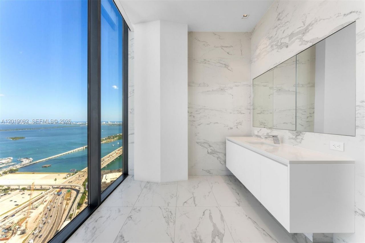 1000 Biscayne Blvd , Unit 5101, Miami, FL 33132 Photo