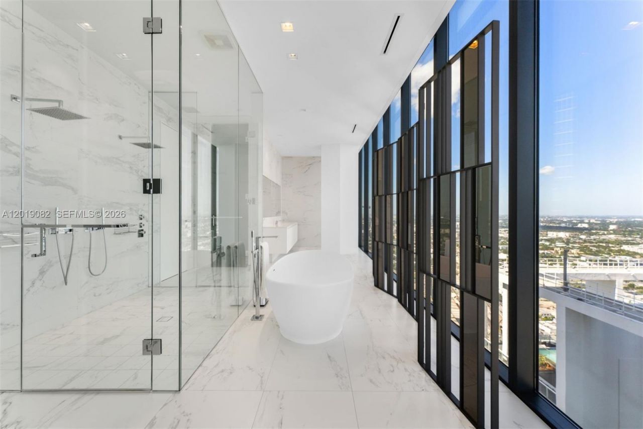 1000 Biscayne Blvd , Unit 5101, Miami, FL 33132 Photo