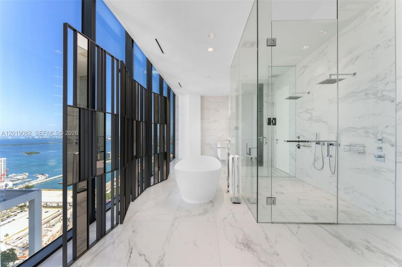 1000 Biscayne Blvd , Unit 5101, Miami, FL 33132 Photo