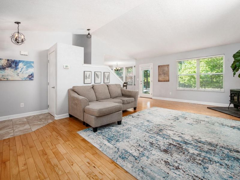 3259 Longspur Drive , Columbus, OH 43228 Photo 4