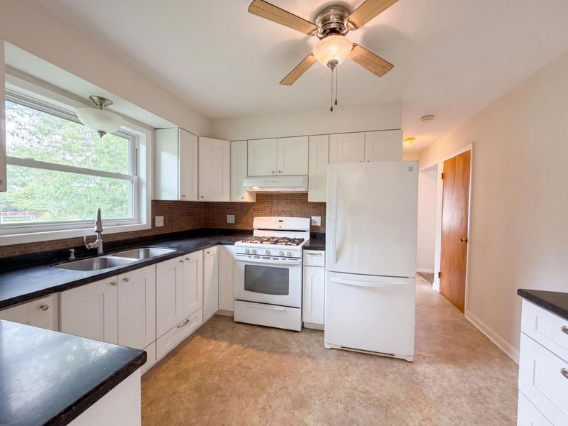 325 Kanawha Road , Lancaster, OH 43130 Photo 2