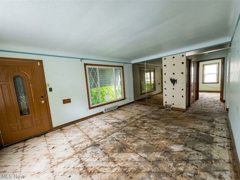 3915 E 189th Street, Cleveland, OH 44122 Photo 3