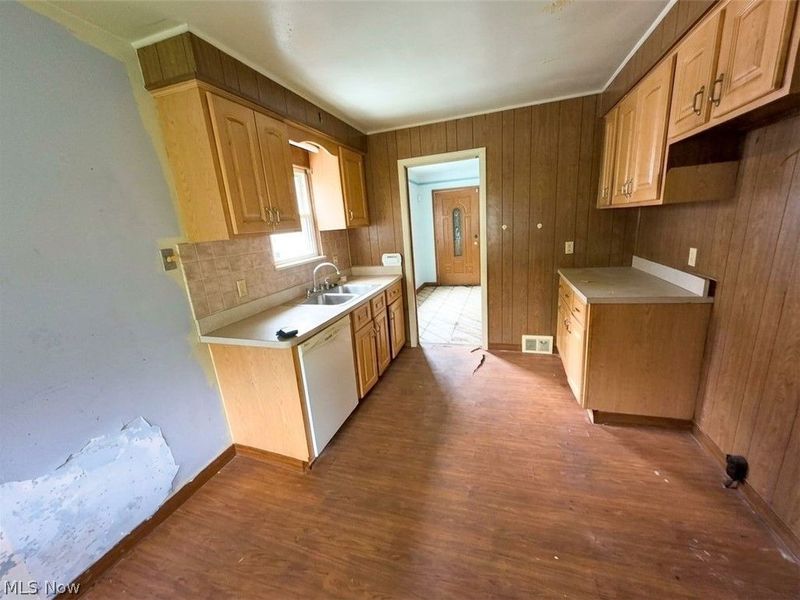 3915 E 189th Street, Cleveland, OH 44122 Photo 4