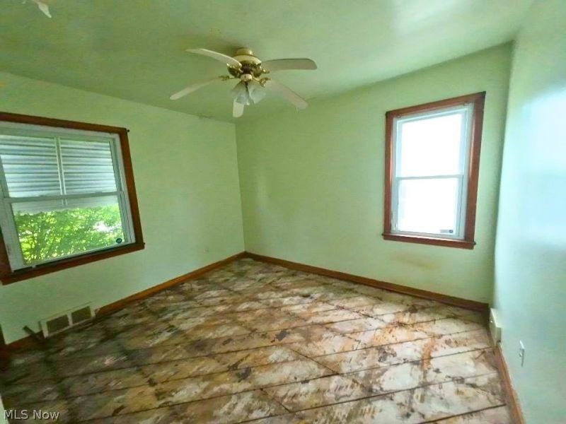 3915 E 189th Street, Cleveland, OH 44122 Photo 5