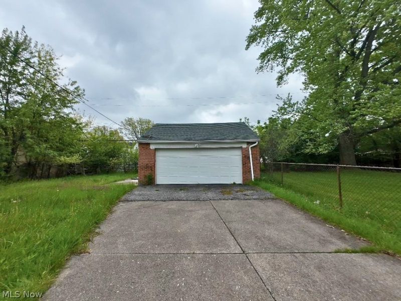 3915 E 189th Street, Cleveland, OH 44122 Photo 9
