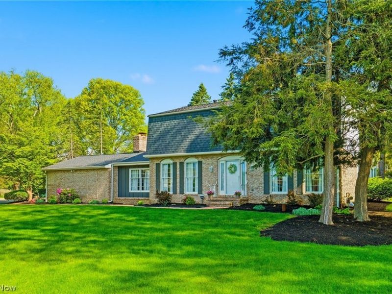 1471 Stonington Road NW, North Canton, OH 44720 Photo 2