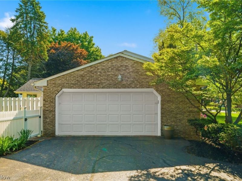 1471 Stonington Road NW, North Canton, OH 44720 Photo 5