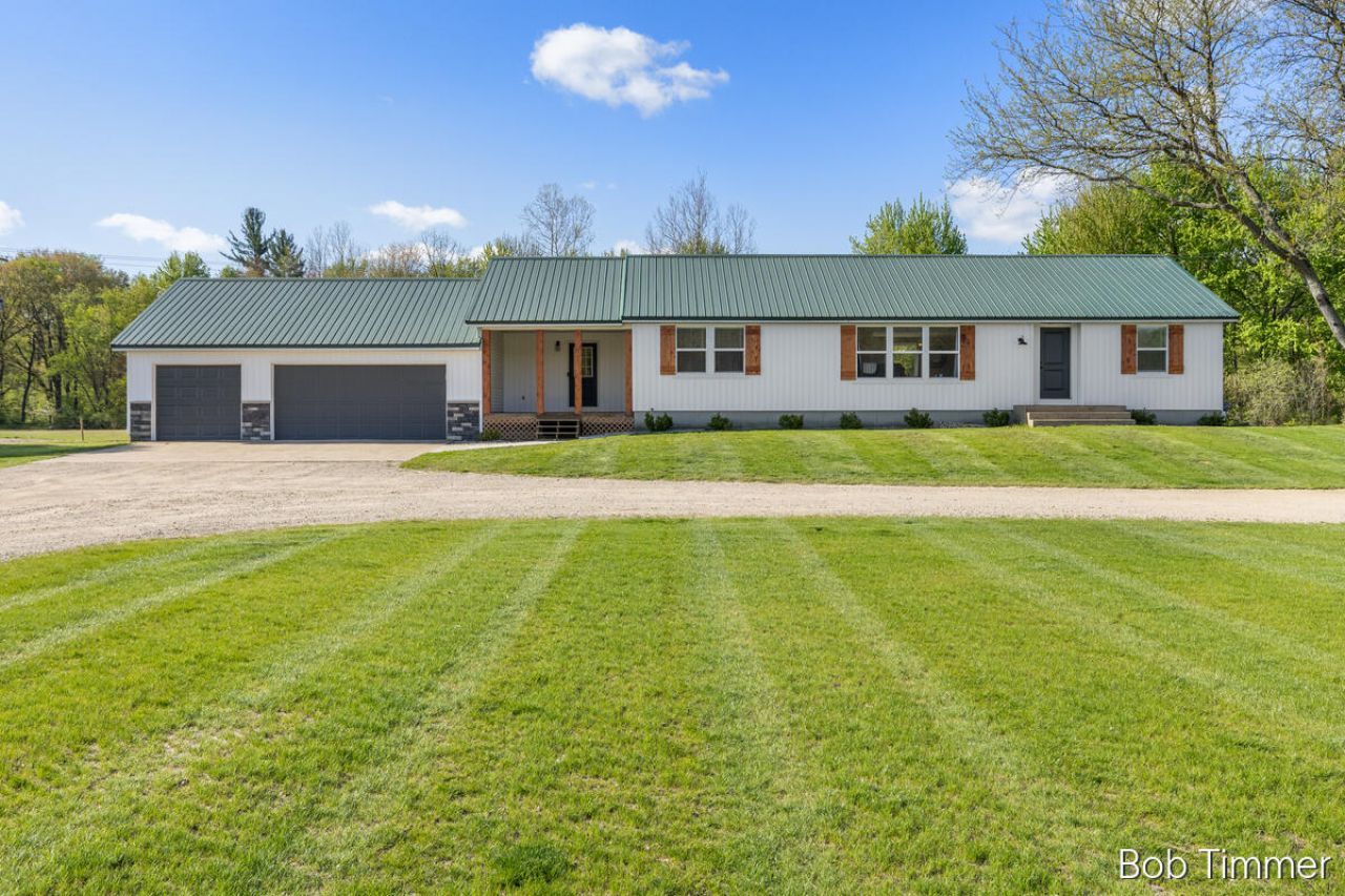 2812 142nd Avenue, Dorr, MI 49323 Main Photo