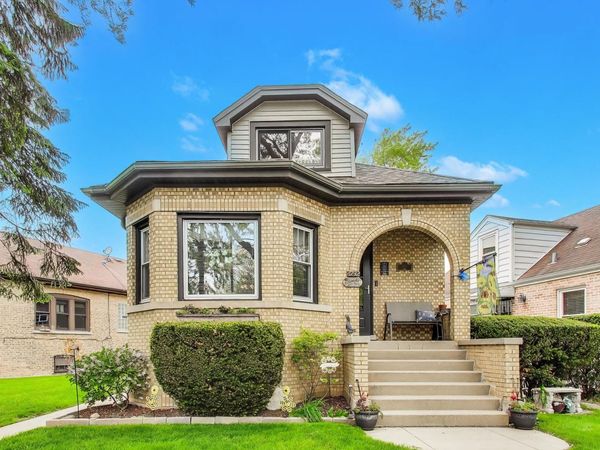 6732 W Rascher Avenue , Chicago, IL 60656