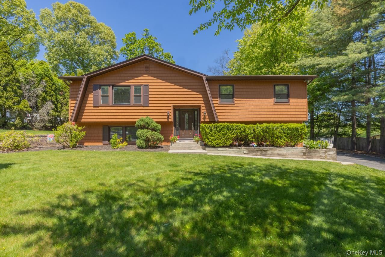 4 Apple Court , Nanuet, NY 10954 Main Photo