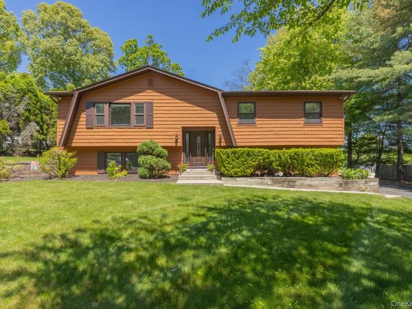 4 Apple Court , Nanuet, NY 10954