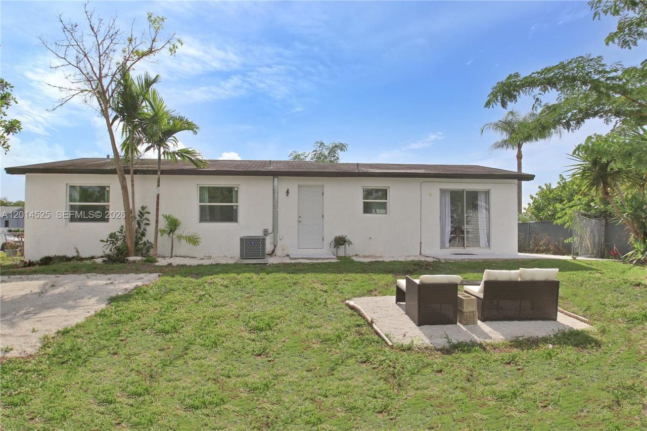 22114 SW 113th Pl , Miami, FL 33170 Photo