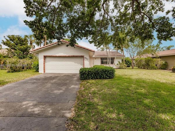 827 NW 87th Ave , Coral Springs, FL 33071