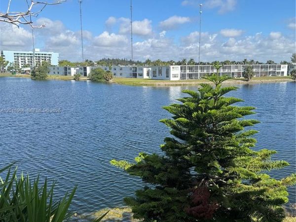 65 NE 202nd Ter, Unit Q33, Miami Gardens, FL 33179