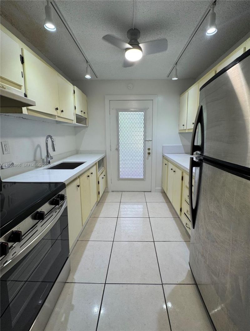 65 NE 202nd Ter, Unit Q33, Miami Gardens, FL 33179 Photo