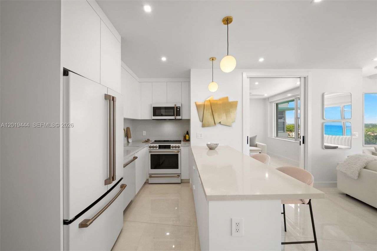 5255 Collins Ave , Unit 8F, Miami Beach, FL 33140 Photo