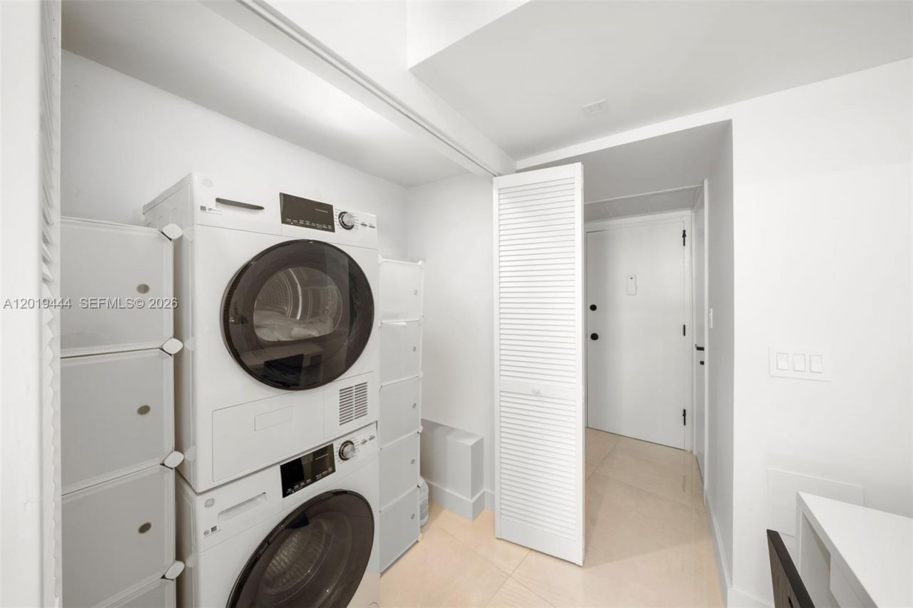 5255 Collins Ave , Unit 8F, Miami Beach, FL 33140 Photo