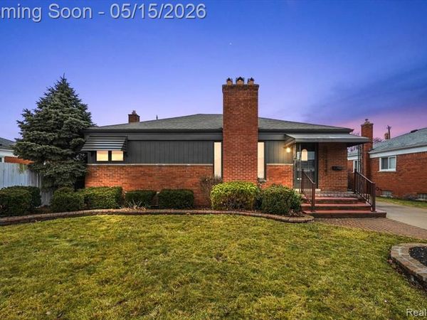 31229 Share Street, St. Clair Shores, MI 48082