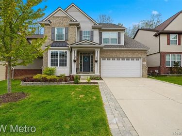 4953 W Stonegate Circle, Orion Twp, MI 48359