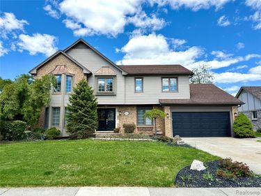 34650 Fairfax Drive, Livonia, MI 48152