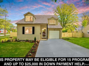 20505 Ridgemont Road, Harper Woods, MI 48225