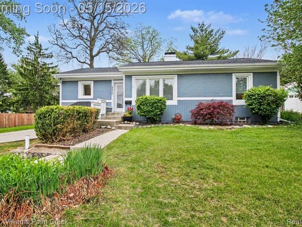 425 Cabinet Street, Milford Vlg, MI 48381