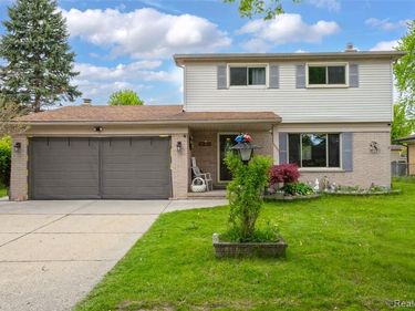 30615 Scrivo Drive, Warren, MI 48092