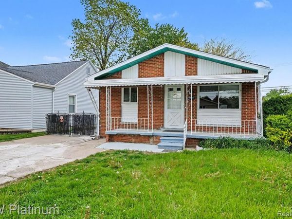 32000 Saint Margaret Street, St. Clair Shores, MI 48082