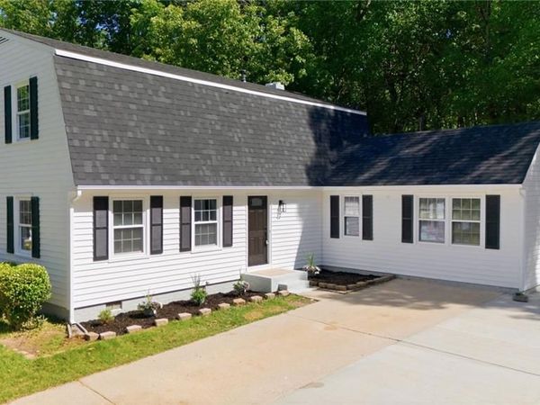 1930 Middlewood Court, High Point, NC 27265