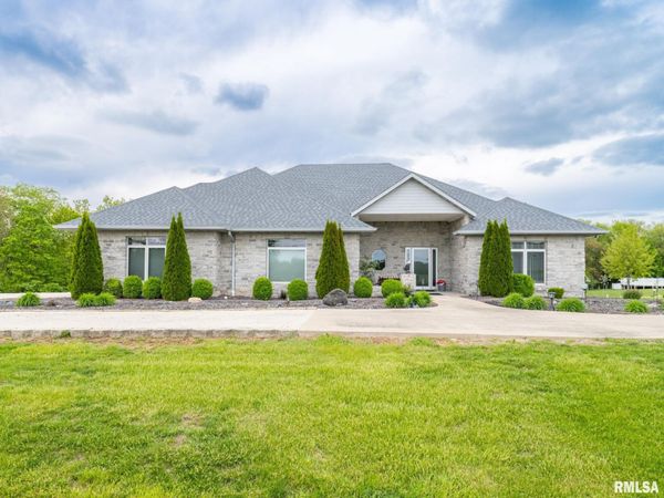 6009 W SUNFLOWER Drive, Peoria, IL 61607