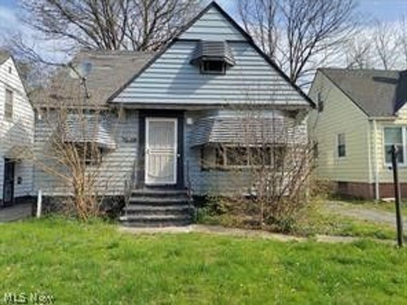 15915 Cloverside Avenue, Cleveland, OH 44128 Photo 2