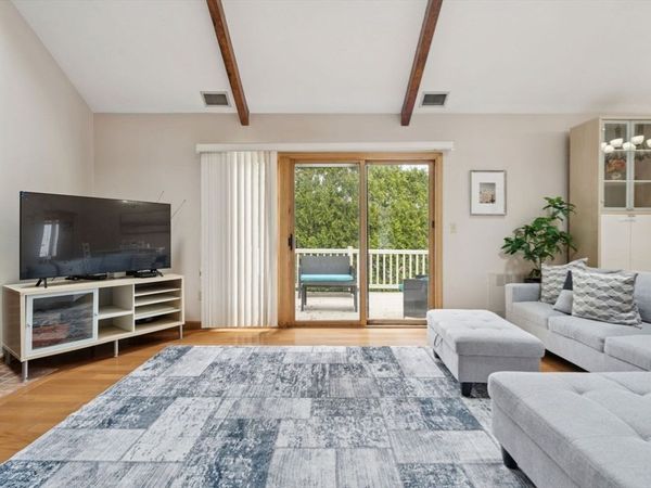 20 Murdock Rd, Stoneham, MA 02180
