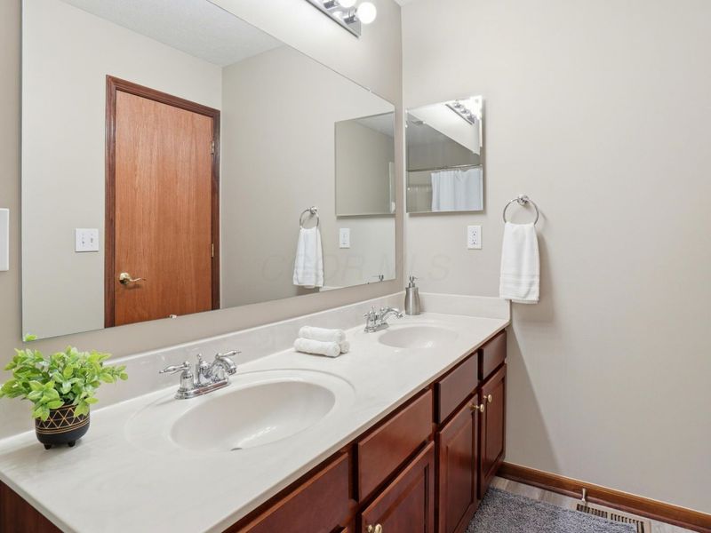 6199 Beringer Drive , Westerville, OH 43082 Photo 36