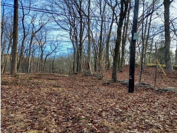 Laurie Lane , South Salem, NY 10590