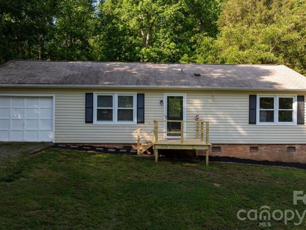2120 40th Avenue Court NE, Hickory, NC 28601