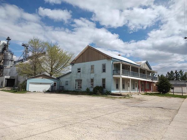 100 N State St, Poplar Grove, IL 61065