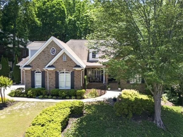 800 E Shore Drive , Canton, GA 30114