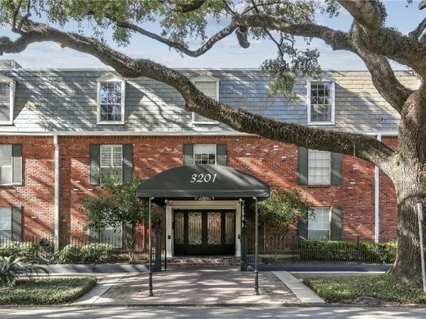 3201 ST. CHARLES Avenue , Unit 121, New Orleans, LA 70115