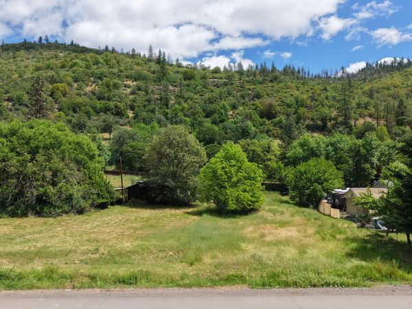 20140 Highway 62, Shady Cove, OR 97539
